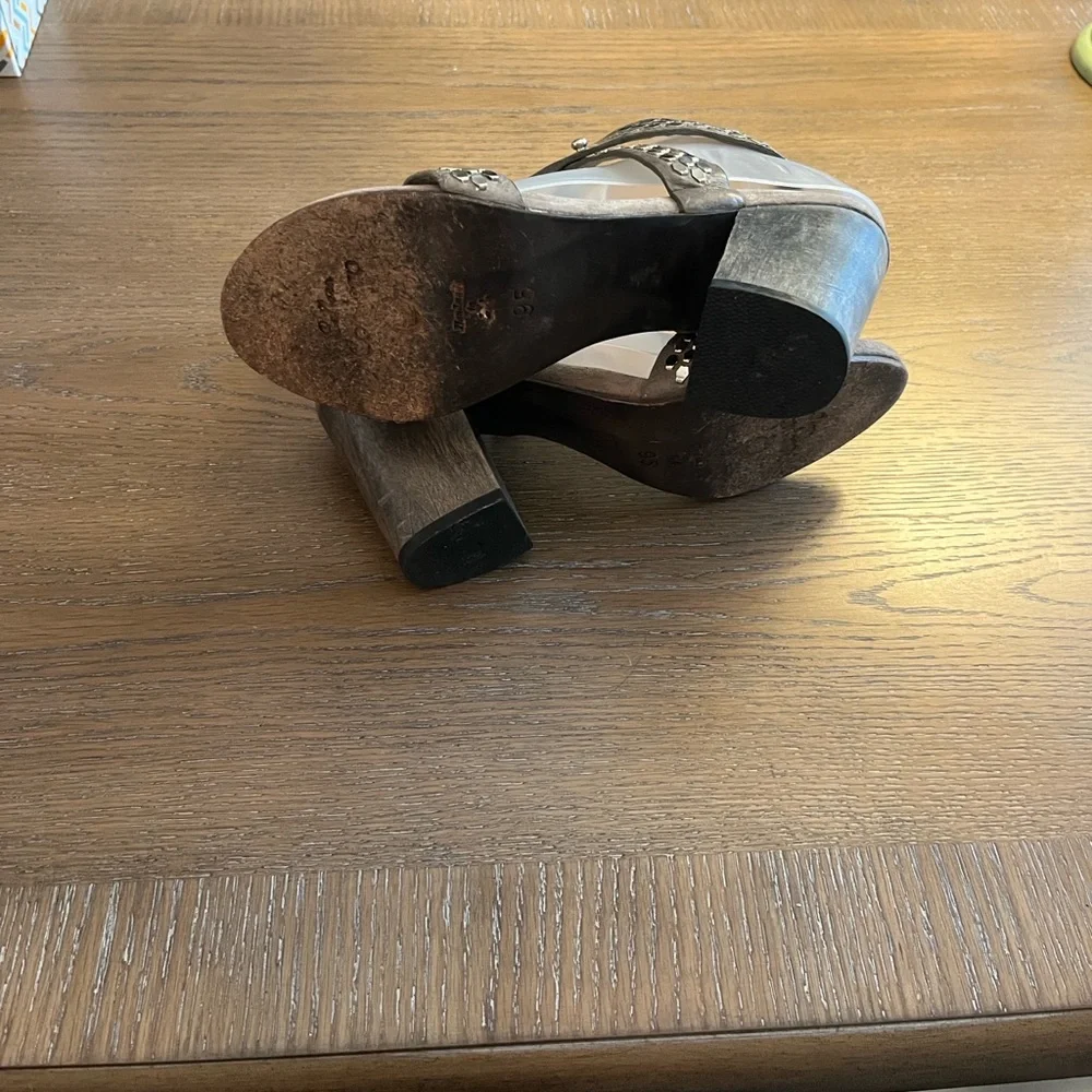 Calleen Cordero Grey Leather Sandals with Metallic Accents 9.5
